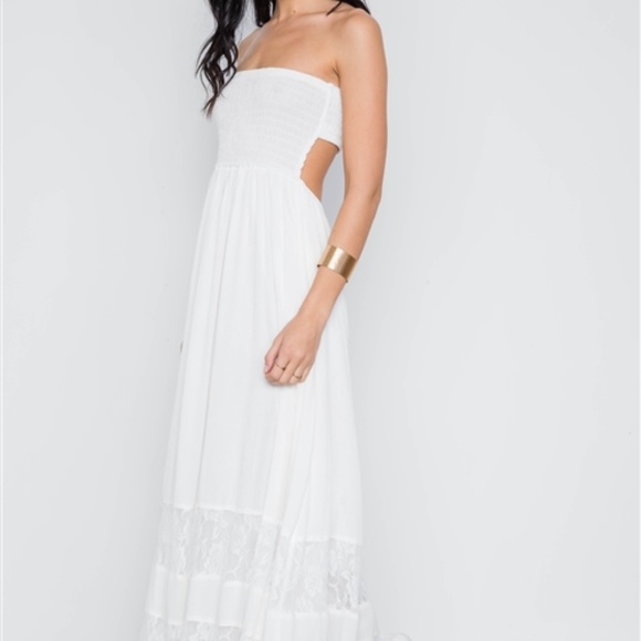 WHITE STRAPLESS SMOCKED FLORAL LACE BOHO DRESS - Picture 6 of 8